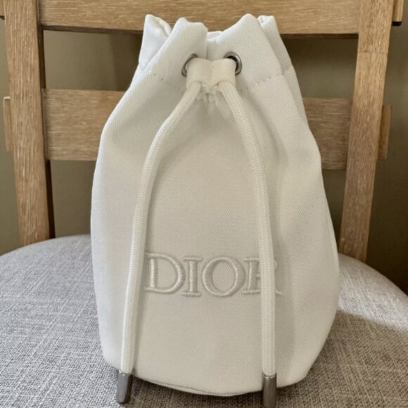 New Christian Dior White bucket Bag, Excellent condition - Picture 1 of 4